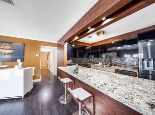 5040 Westwood Lake Dr, Miami, FL 33165