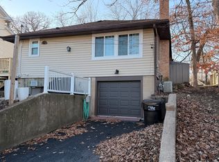 28048 N Hickory Ln, Wauconda, IL 60084