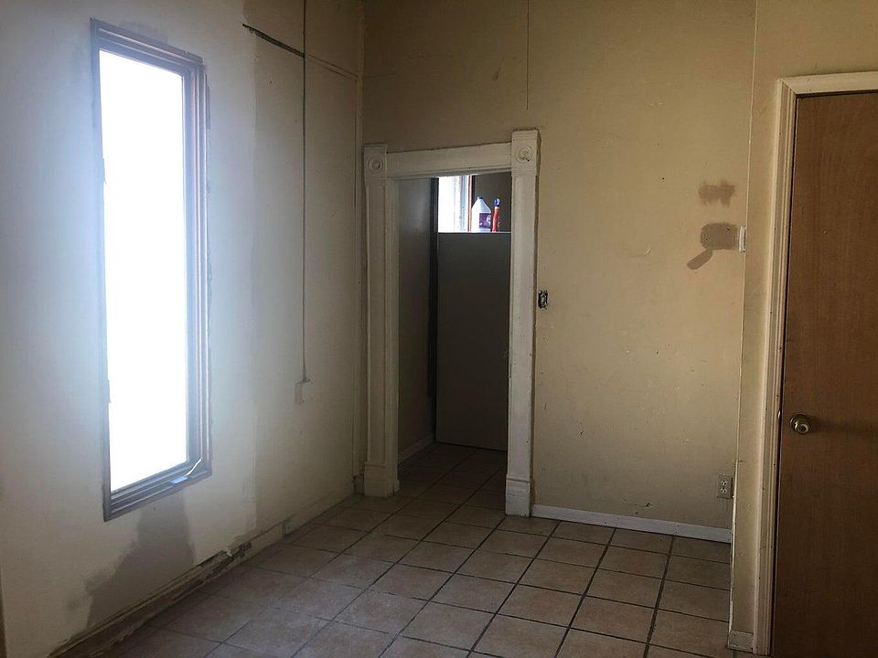 2nd image of 1050 W State Street