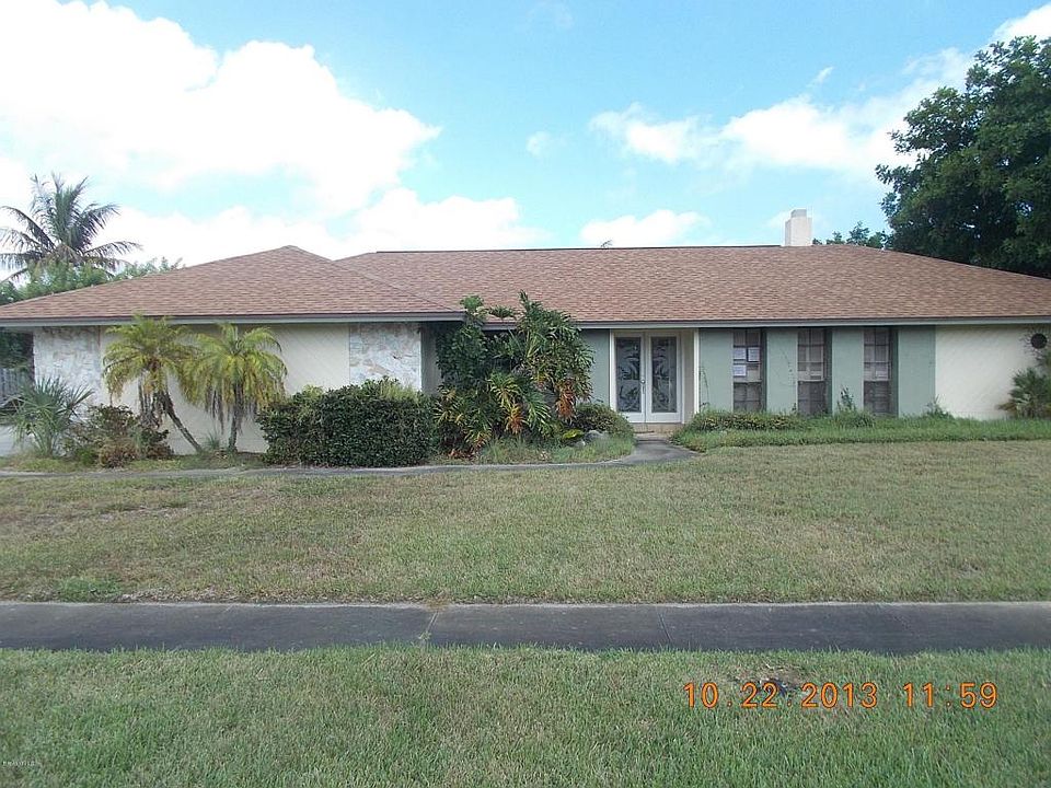 1st image of 320 Pompano Dr