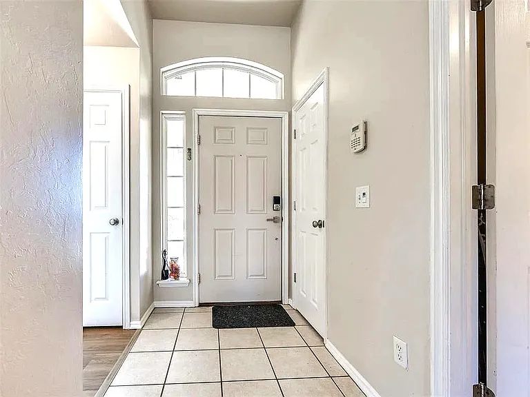 516 Woodsong Dr — Photo 4
