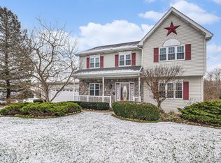 56 Cranbrook Dr, Howell, MI 48843