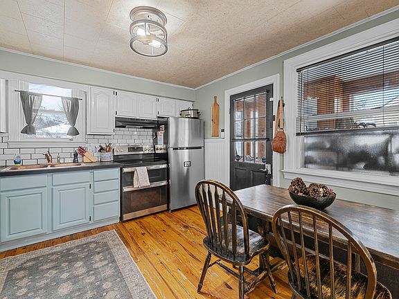 4th image of 14 Mathews Avenue