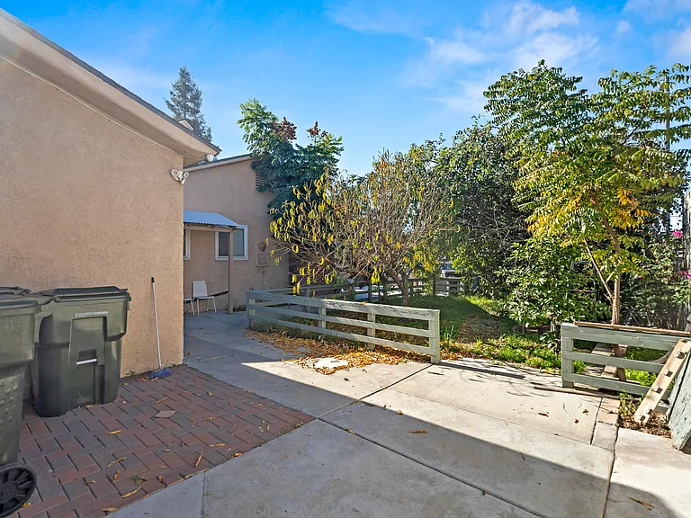 1832 S White Ave #B — Photo 16