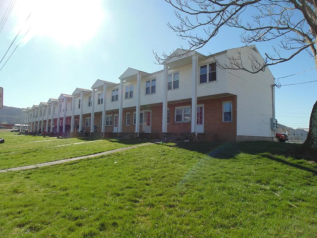 46 Anson St photo 1