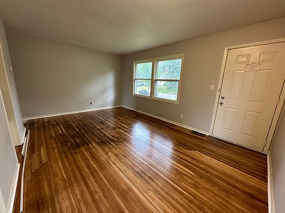 2nd image of 289 Hazelwood St