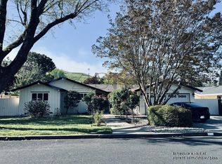7 Camelford Ct, Moraga, CA 94556