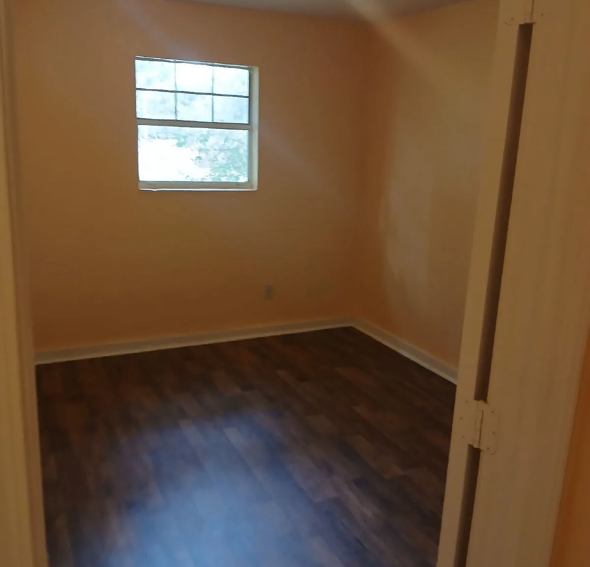 2 bed, 660 sqft, $700 — Photo 1