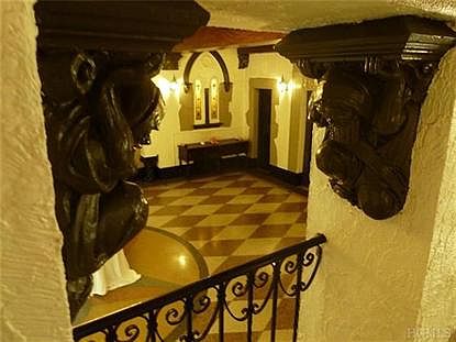 4th image of 10 Nosband Ave APT 3D