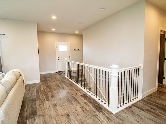 5th image of 1515 30th Ave