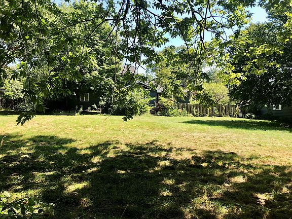4th image of 3875 N Chamlin Dr