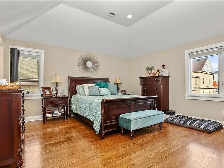 87 Gainsborg Ave — Photo 8