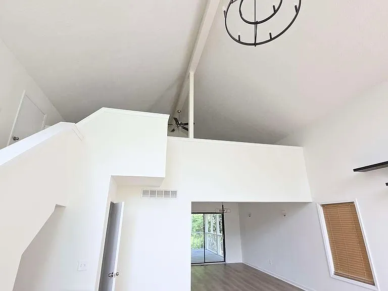 1411 E Shiloh Trl NW — Photo 5