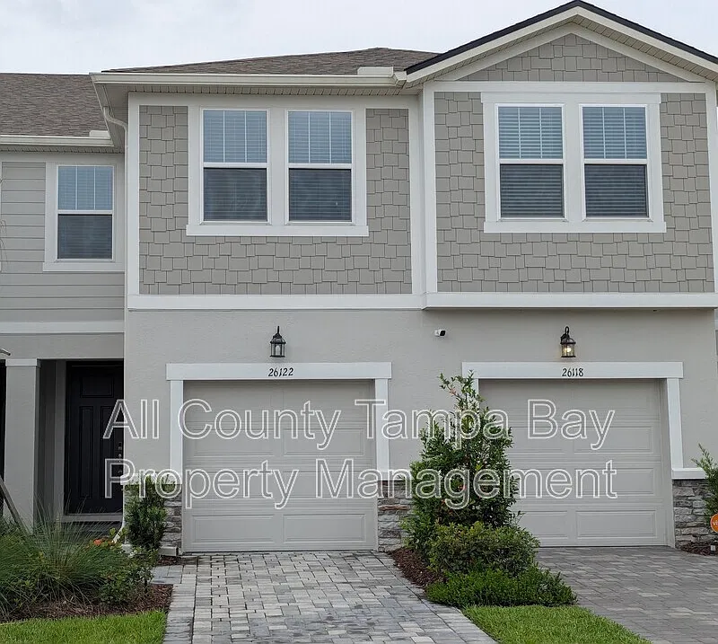 3 bed, 2.5 bath, 1667 sqft, $2,395 — Photo 2
