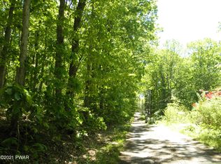 3rd Rd, Hawley, PA 18428