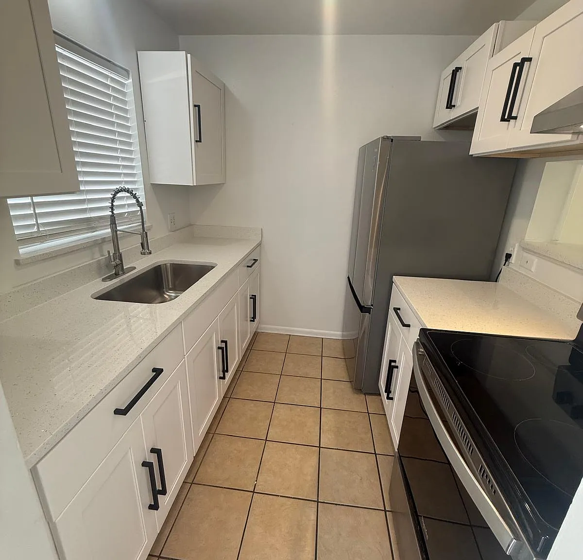 809 W Lancaster Rd — Photo 1