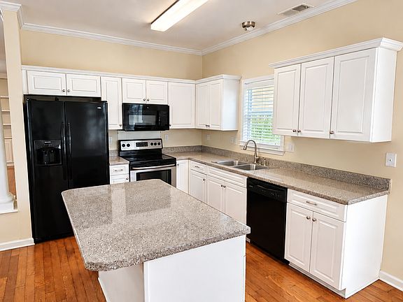 4th image of 1292 Isle Bay Dr
