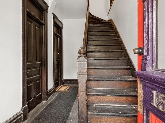 3rd image of 1532 N Washtenaw Ave
