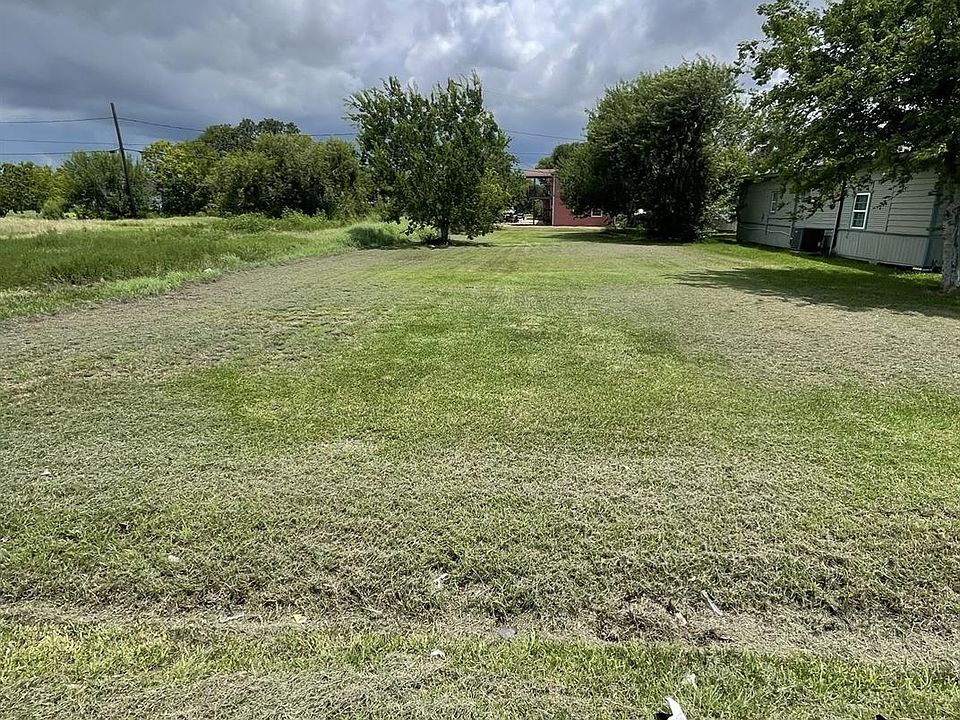 1st image of 610 W 6th St