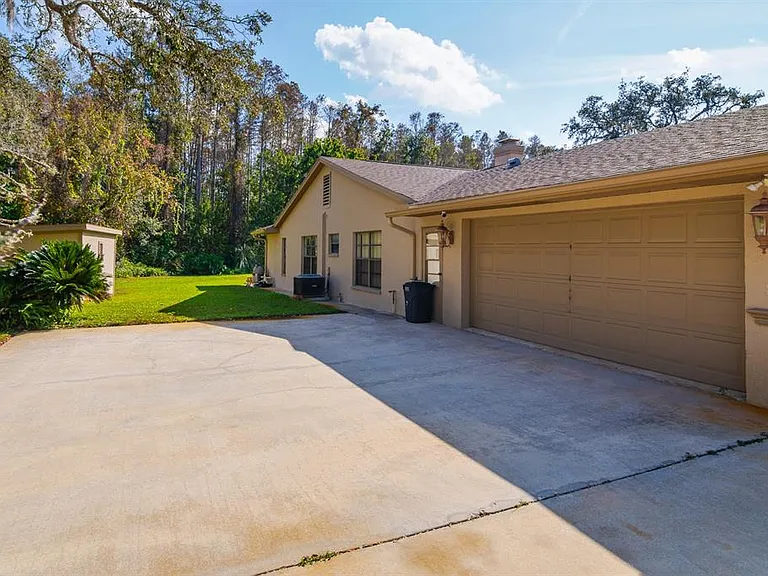 10206 Lakeview Dr — Photo 43