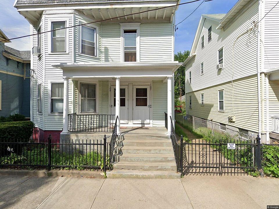 1st image of 107 Vinton St Floor 1