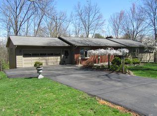 911 Upland Dr, Elmira, NY