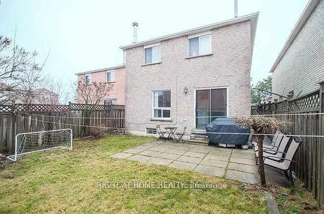 56 Stanwell Dr #LOWER — Photo 6
