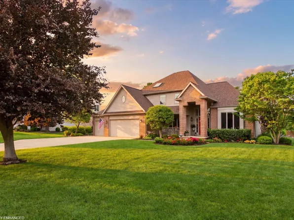 1411 Old Farm Ln, Saint Joseph, MI 49085
