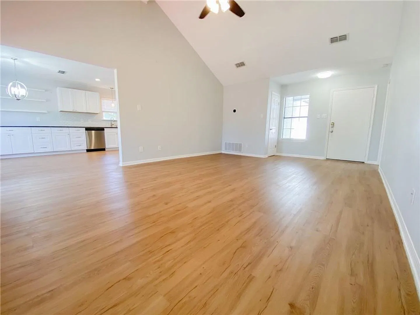 3-Bedroom, 2-Bath Home with 2-Car Garage | Round Rock — Photo 4