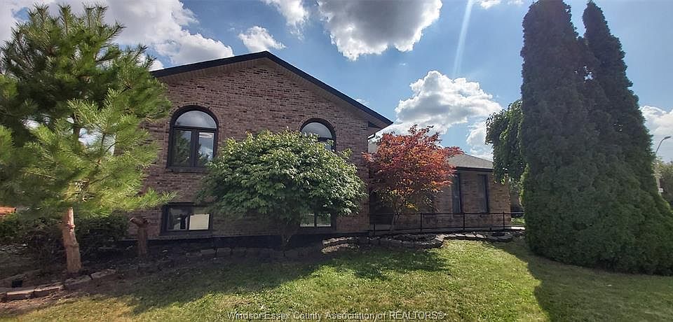 1st image of 8339 Kingston Cres