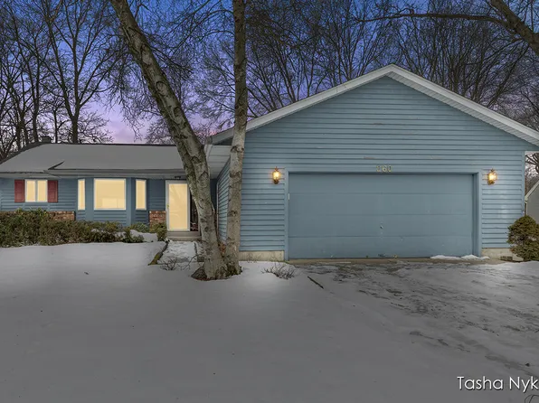 260 Elemeda St, Holland, MI 49424