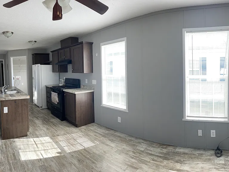 2353 N 9th St — Photo 1