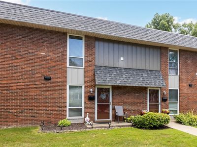 326 College Park Dr, Coraopolis, PA, 15108