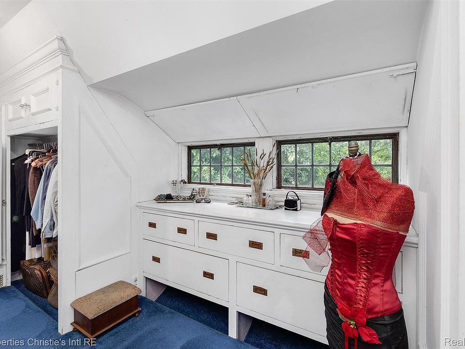 43rd image of this home