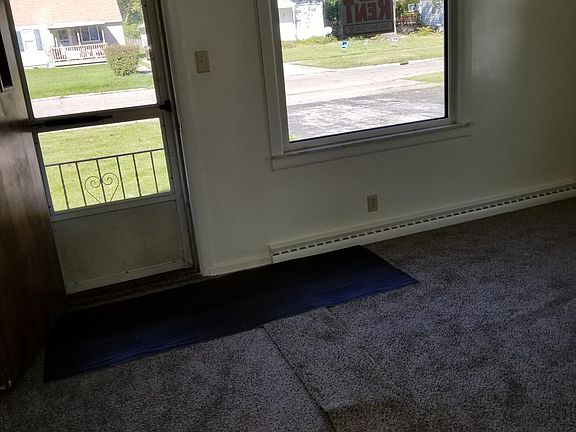 Front entrance. New carpet and paint!