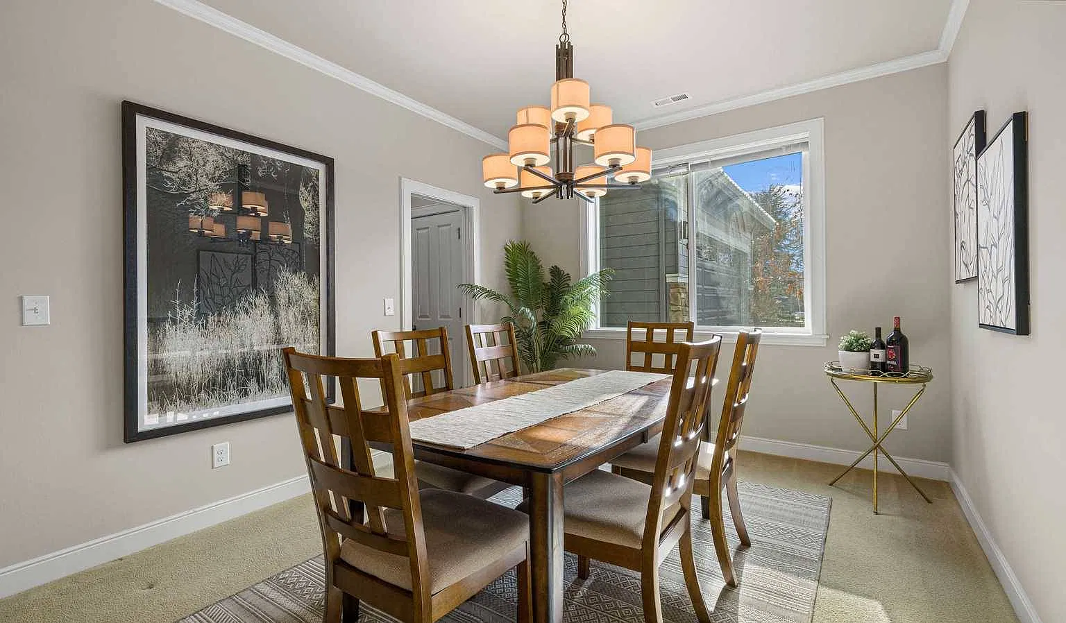 5 bed, 3.5 bath, 3779 sqft, $10,000 — Photo 2