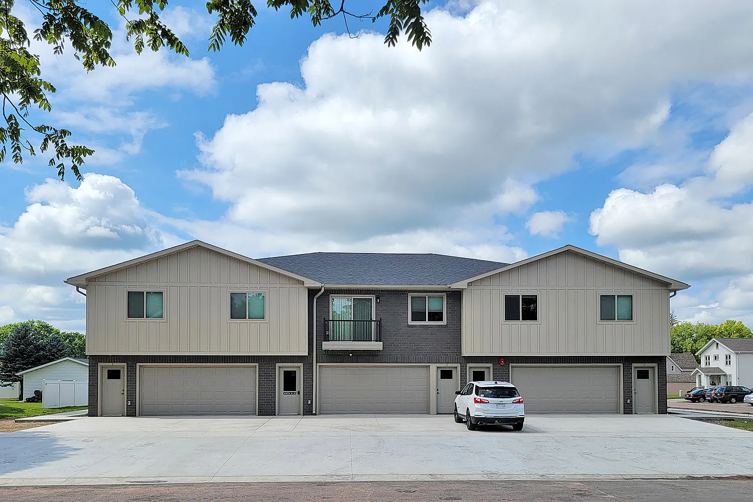 629 11th Avenue Apartments — Photo 1