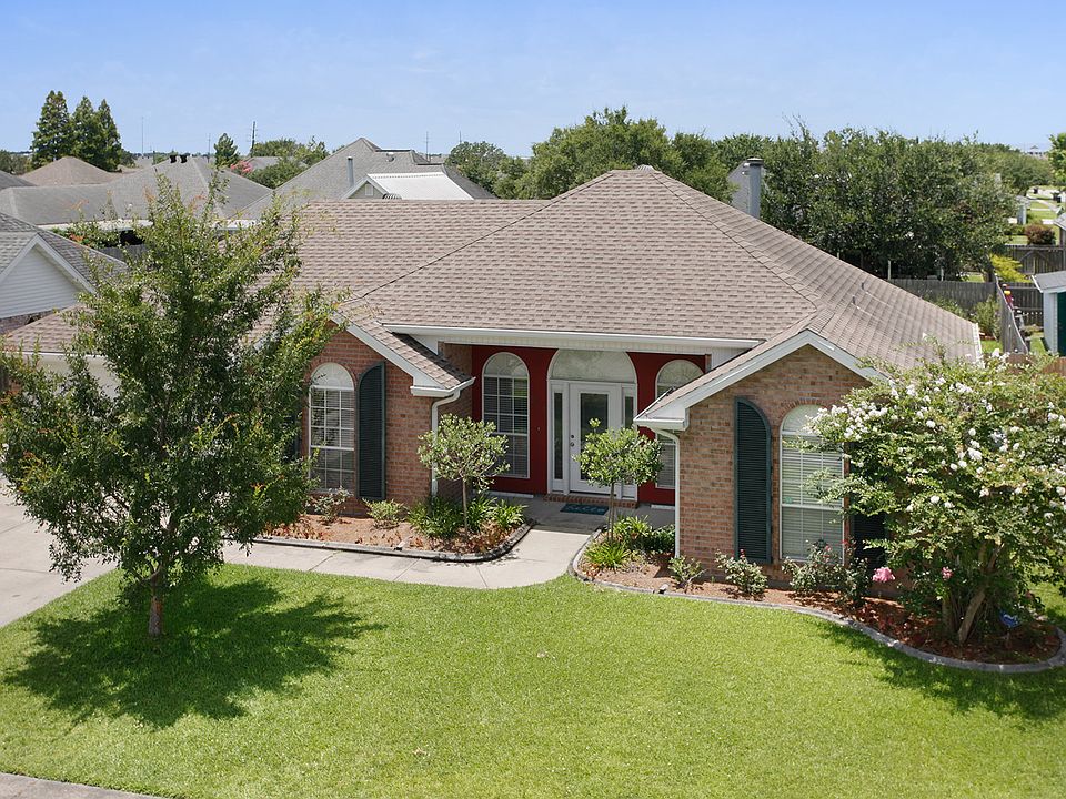 1st image of 213 Willsbrook Dr