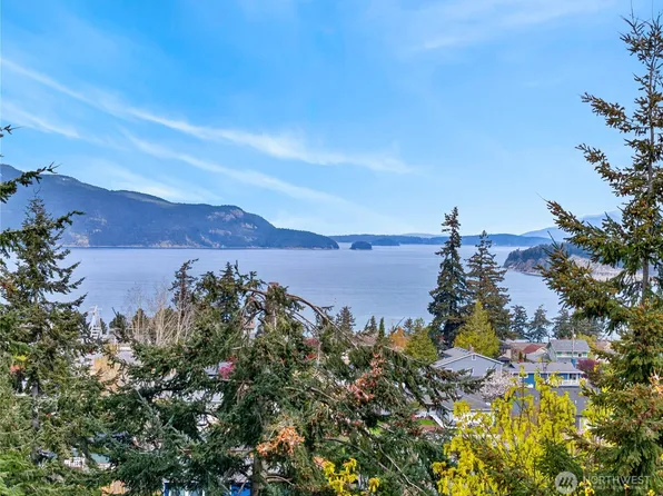 3508 W 8th Street, Anacortes, WA 98221