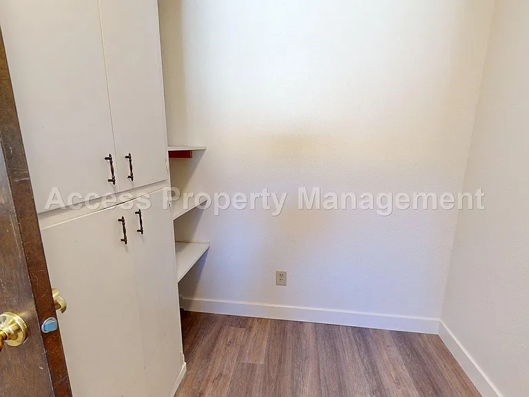 1441 Montclair Dr — Photo 10