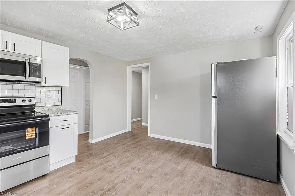 3 bed, 1600 sqft, $1,500 — Photo 3