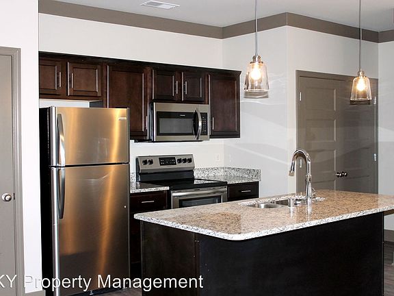 3rd image of 556 Emmett Ave APT 22