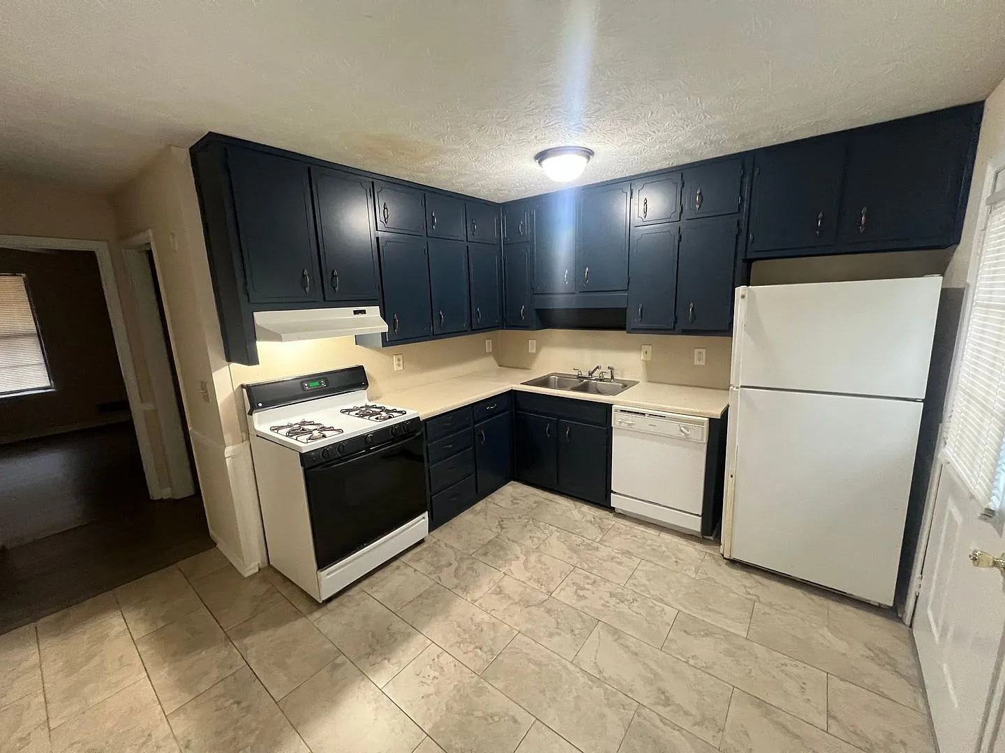 3183 A - B Dove Court — Photo 3