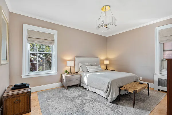 Sold by HomeLister Inc | media 4