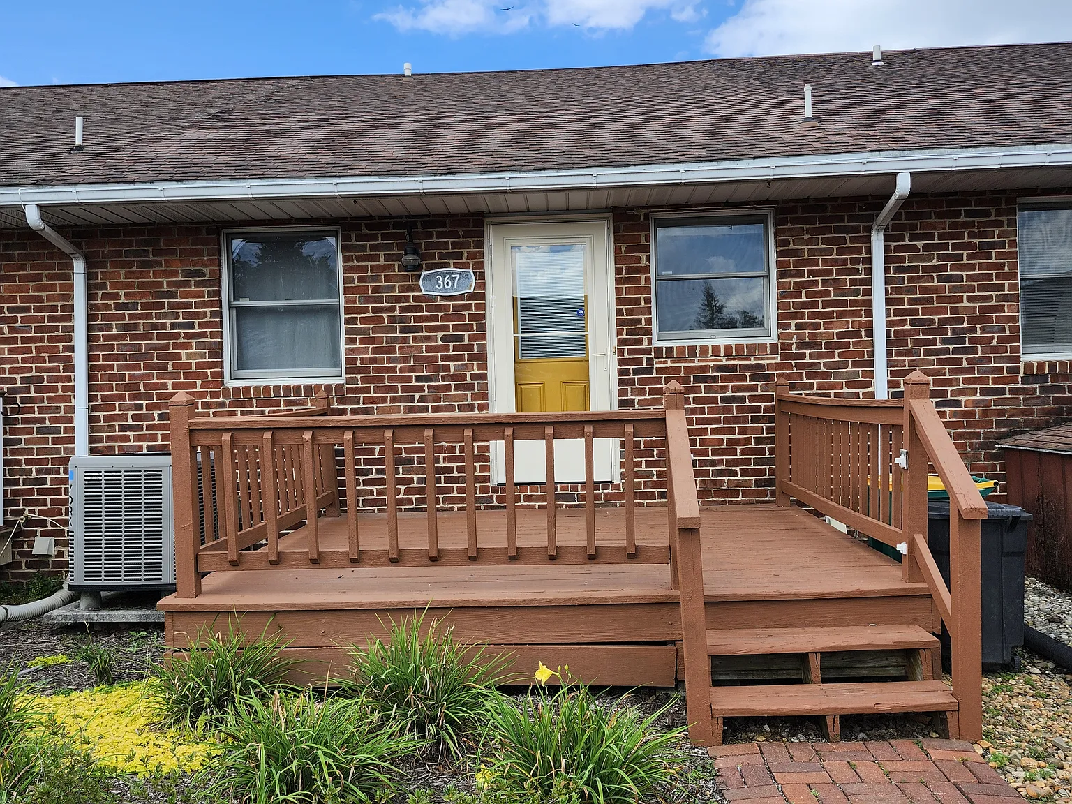 2 bed, 960 sqft, $1,300 — Photo 2