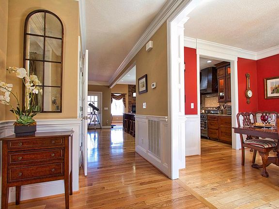 4th image of 2910 Mill Wood Ln