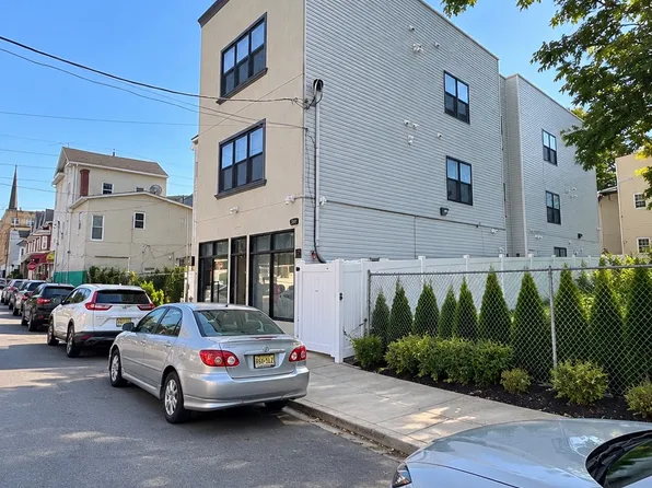 240 Rosa Parks Blvd, Paterson, NJ