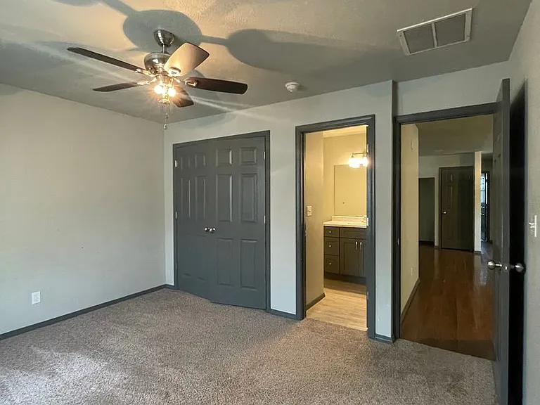 1918 S Broadway Ave — Photo 11