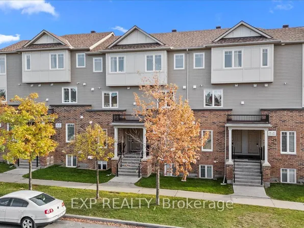 290 Espin Hts, Ottawa, ON K2J 0Y8
