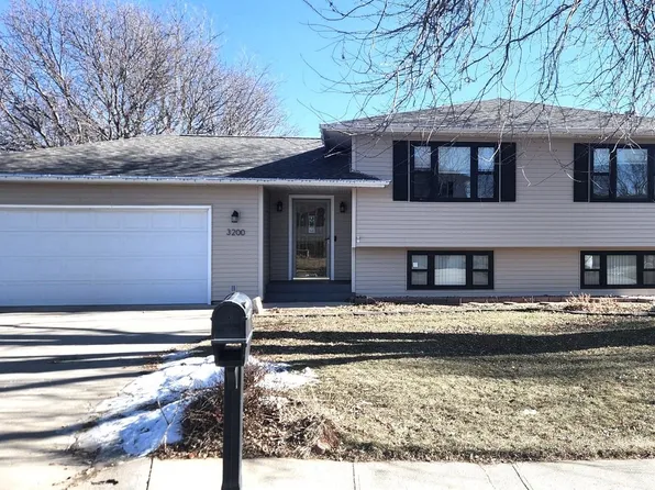3200 Wendell Dr, Hastings, NE 68901